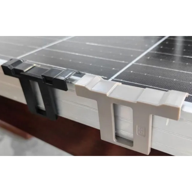 Solar panel drainage clip